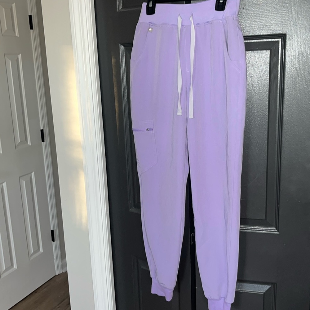 Purple Figs Zamora jogger scrubs